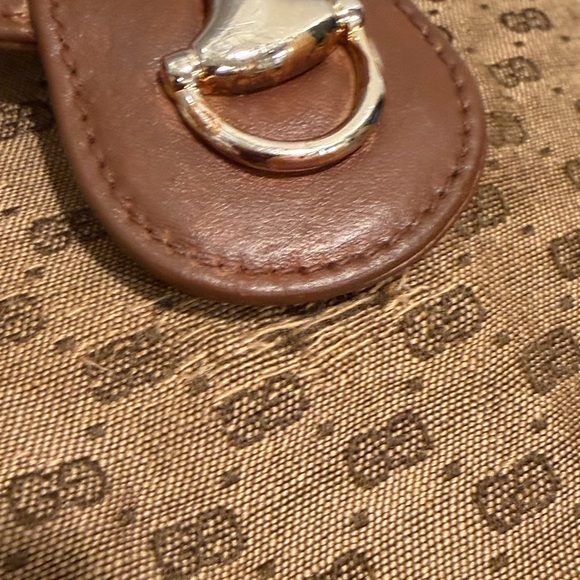 Gucci Tan Monogram Shoulder Bag - Picture 8 of 13